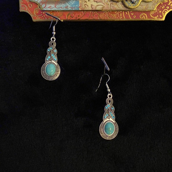 6 Pairs of Spiritual, Tribal, Bohemian Earrings - Picture 7 of 12